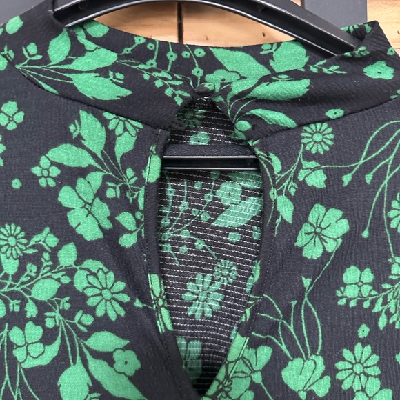 Black/green mock neck long sleeve dress size medium - Picture 5 of 7